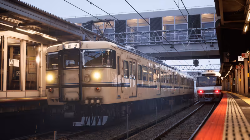 RUNNING TRAIN | 走ル列車！ - running-train_5.avif